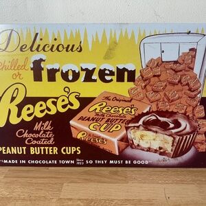VINTAGE HERSHEY REESE'S PEANUT BUTTER CUP 16"X10" TIN METAL SIGN ADVERTISING